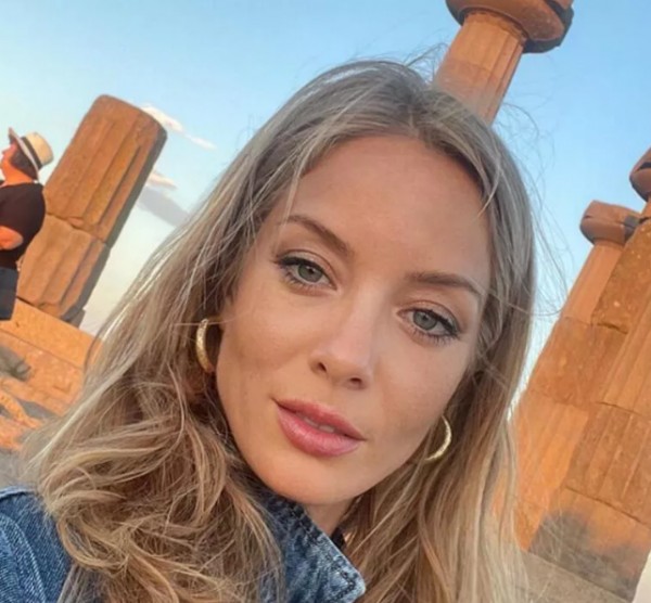 Bade İşçil sargılı fotoğrafını paylaştı!